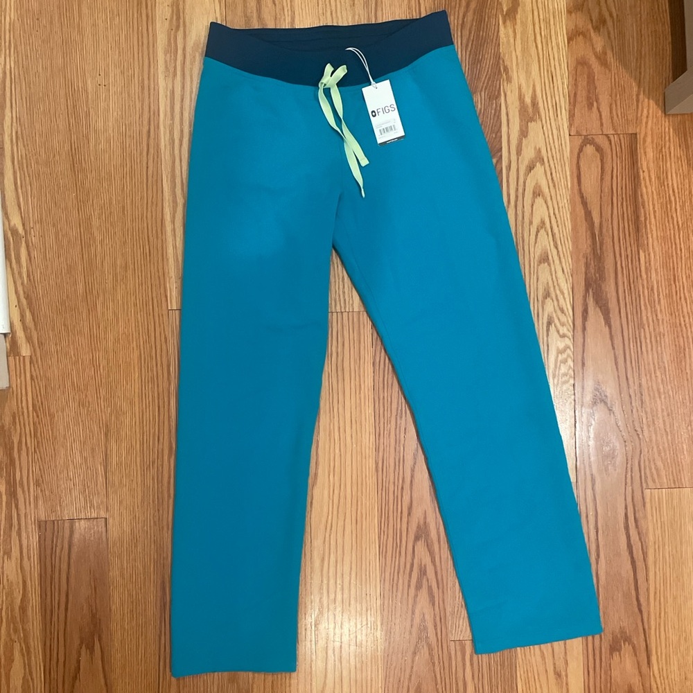 Livingston Women’s Scrubs size small